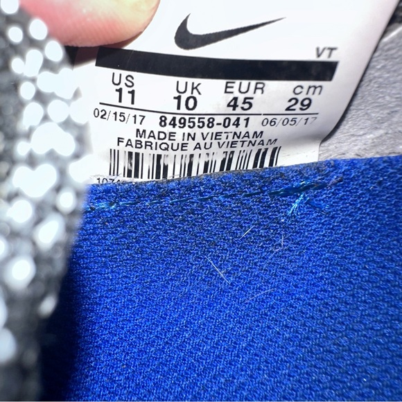 Nike Air Vapormax Flyknit Mens Size 11 Oreo Cookies Sneaker Athleisure - Picture 9 of 9